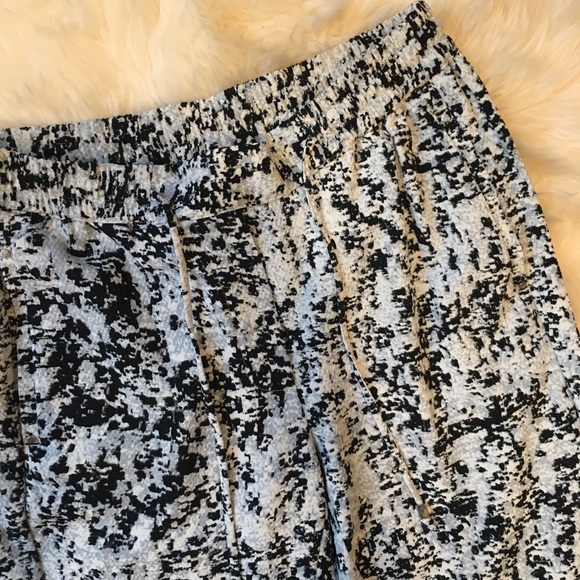 H&M Patterned Draw String Trousers - Picture 2 of 5